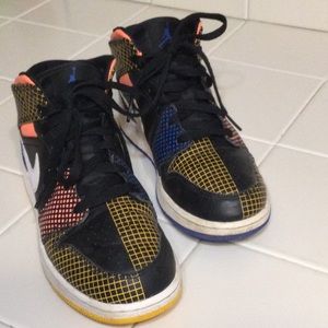 NIke Air Jordan 1 Mid Sneakers Graphic 5.5Y